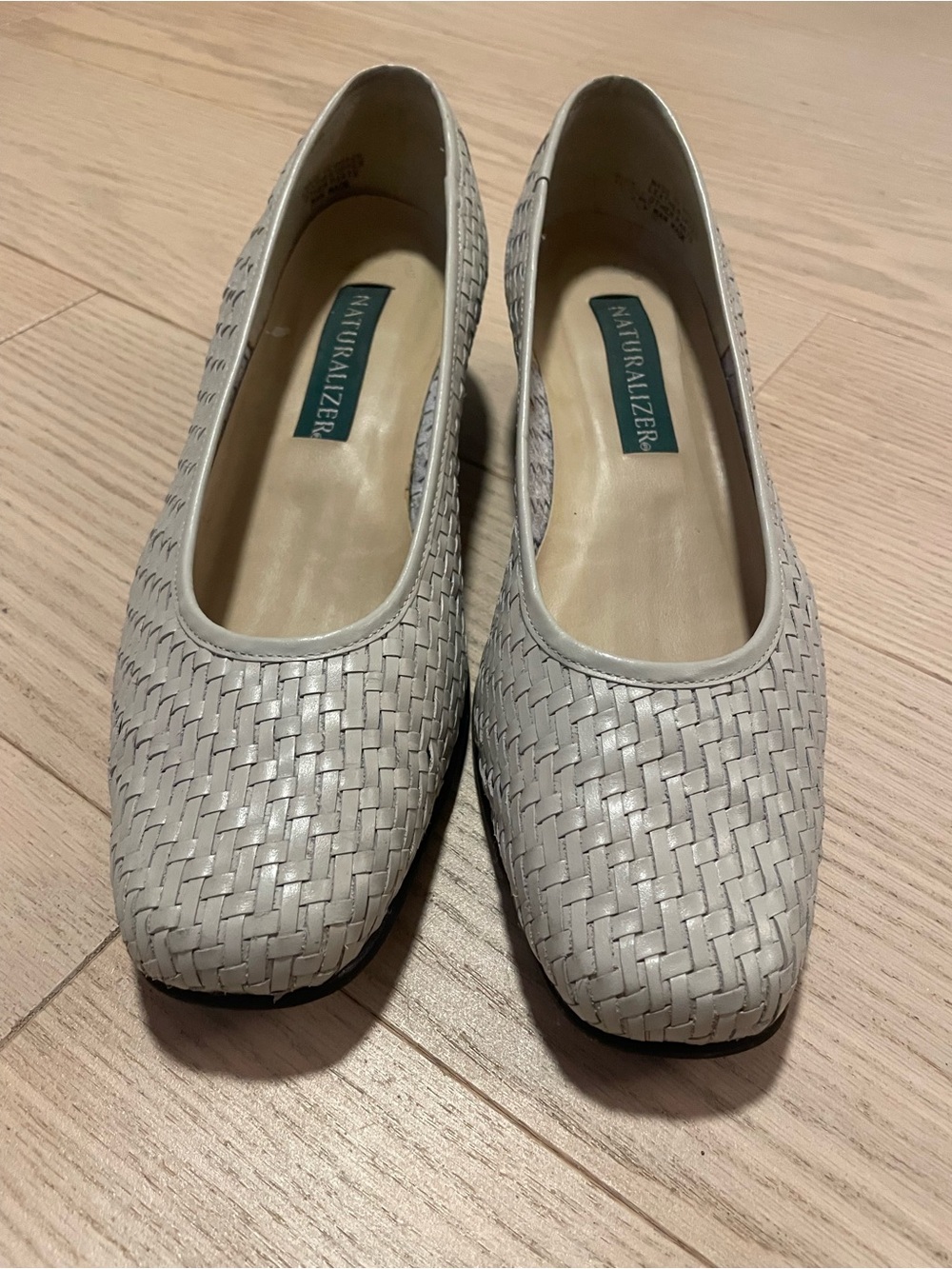 Naturalizer Women's Woven Cream Low Block Heel Pump